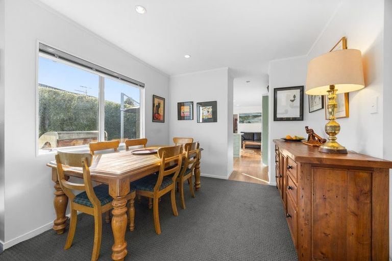 Photo of property in 15 Glucina Avenue, West Harbour, Auckland, 0618