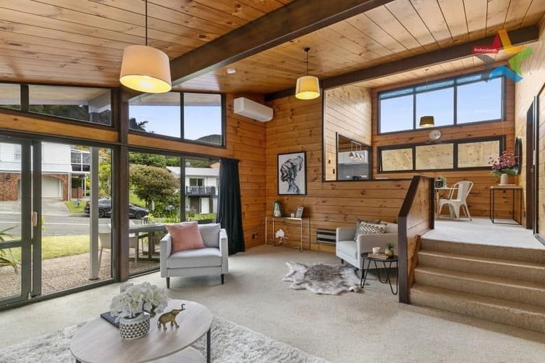 Photo of property in 87 Allington Road, Karori, Wellington, 6012