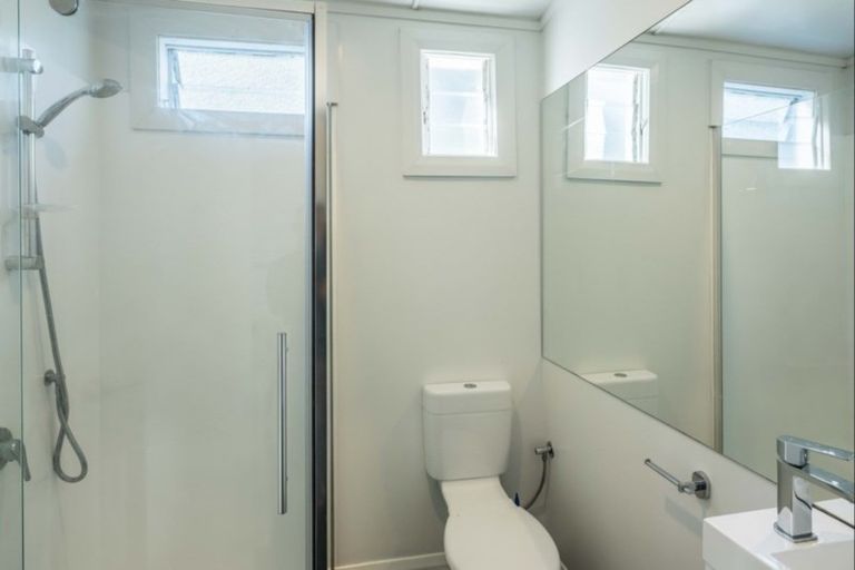 Photo of property in 6 Newman Terrace, Thorndon, Wellington, 6011