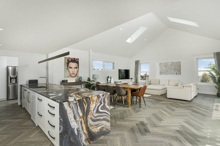 Photo of property in 2c Roland Road, Greenhithe, Auckland, 0632