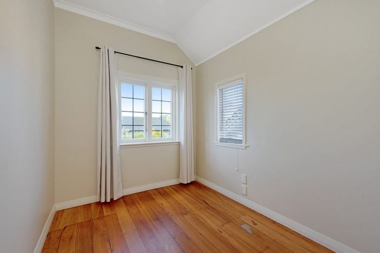 Photo of property in 16 Burnell Avenue, Thorndon, Wellington, 6011