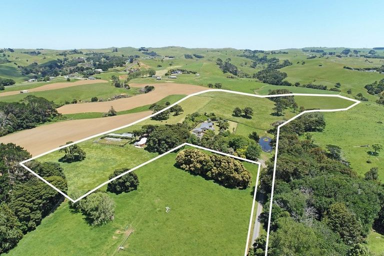 Photo of property in 166 Holmes Road, Waiuku, 2682