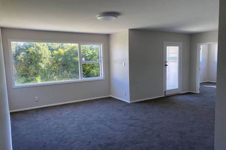 Photo of property in 15 Pekanga Road, Normandale, Lower Hutt, 5010