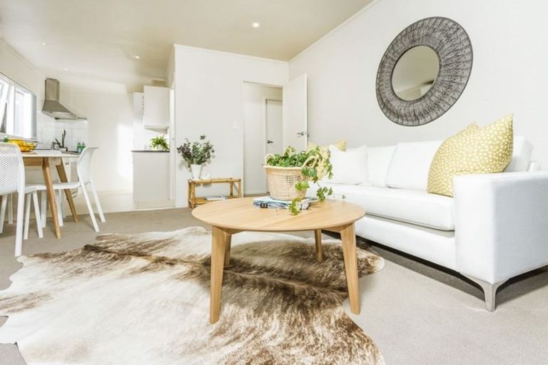 Photo of property in 1/1 Hatherlow Street, Glenfield, Auckland, 0629