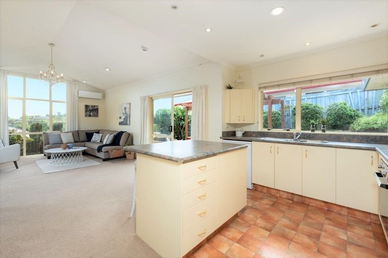 Photo of property in 1 Tautara Place, Ohauiti, Tauranga, 3112