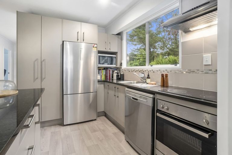 Photo of property in 23 Claverdon Drive, Massey, Auckland, 0614