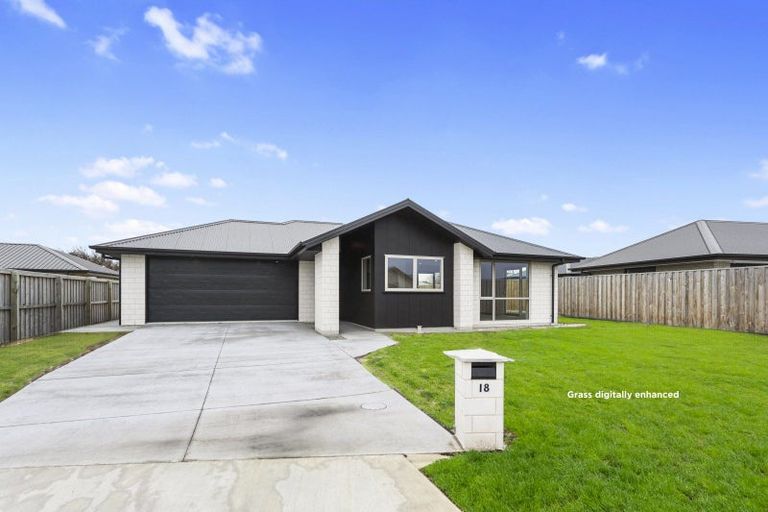 Photo of property in 18 Grey View Grove, Rangiora, 7400