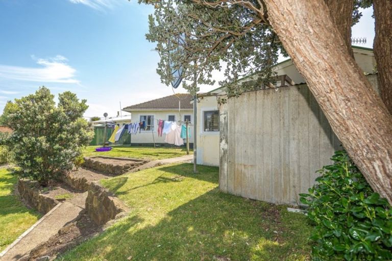 Photo of property in 39 Hood Street, Castlecliff, Whanganui, 4501
