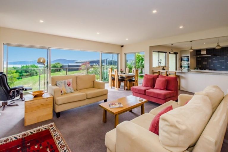 Photo of property in 2 Ocean Vista Lane, Paraparaumu, 5032