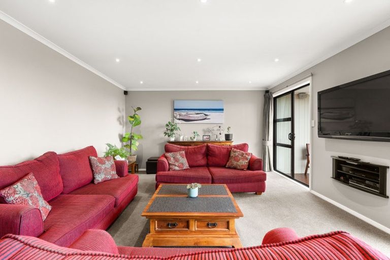 Photo of property in 17 Puriri Crescent, Lansdowne, Masterton, 5810