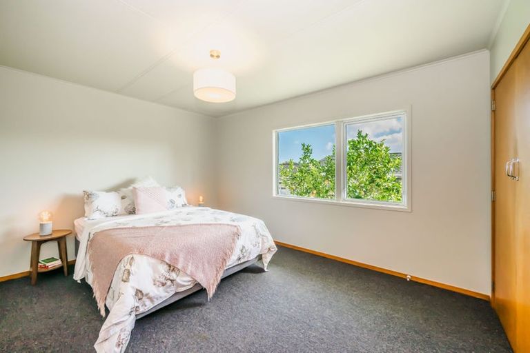 Photo of property in 6 Utauta Street, Waikanae, 5036