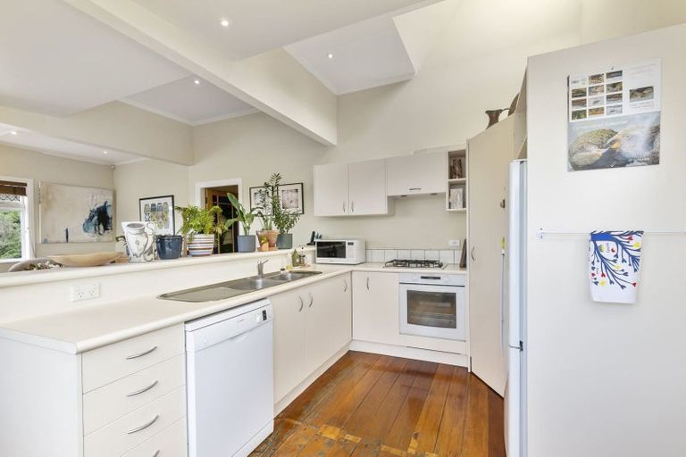 Photo of property in 71 Maida Vale Road, Roseneath, Wellington, 6011