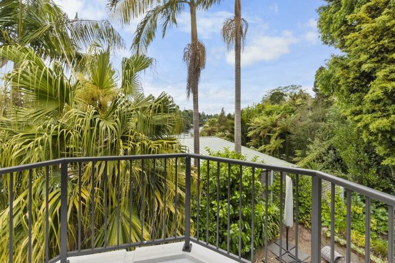 Photo of property in 2 Minchin Crescent, St Andrews, Hamilton, 3200