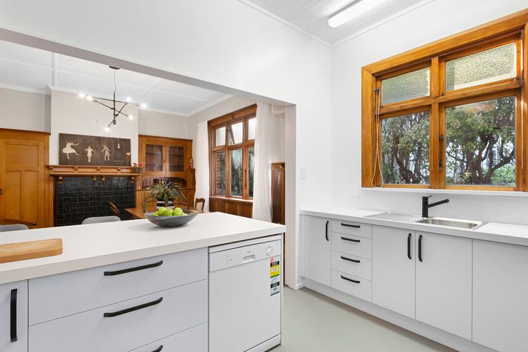 Photo of property in 214 Musselburgh Rise, Andersons Bay, Dunedin, 9013