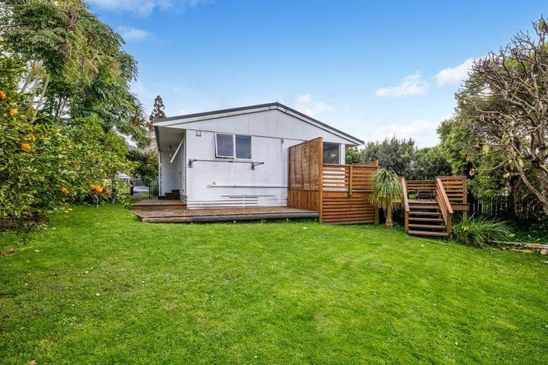 Photo of property in 8 Tawa Place, Waiuku, 2123