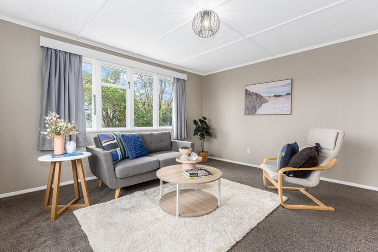 Photo of property in 15 Kapiti Crescent, Titahi Bay, Porirua, 5022