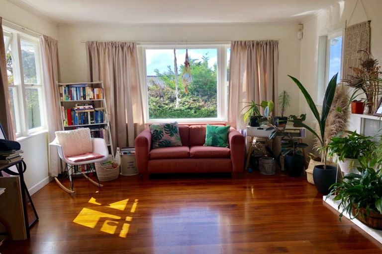 Photo of property in 19 Bruce Road, Glenfield, Auckland, 0629