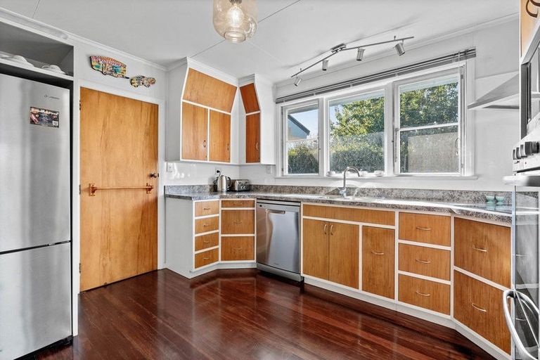 Photo of property in 12 Suez Street, Martinborough, 5711