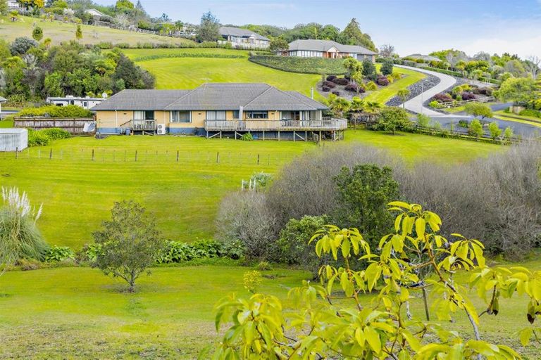 Photo of property in 2 Tanah Merah Drive, Papakura, 2110