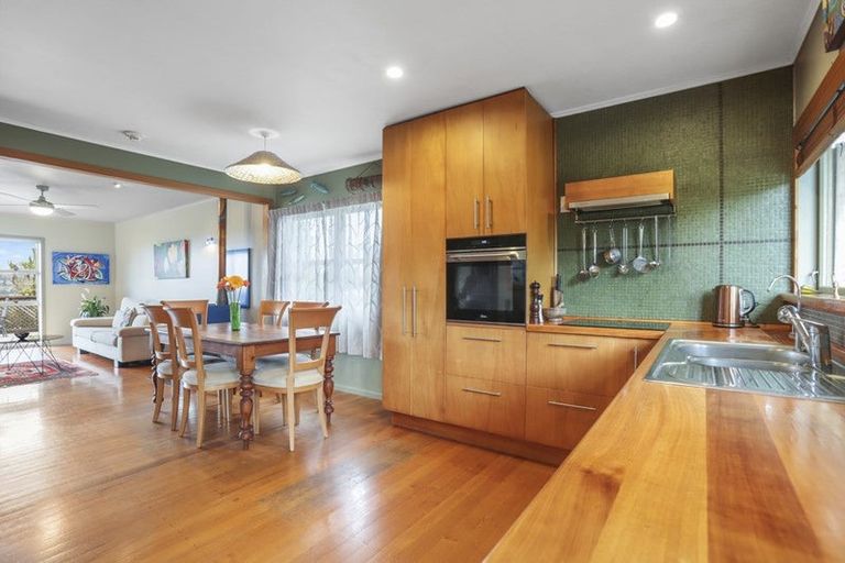 Photo of property in 112c Woodglen Road, Glen Eden, Auckland, 0602