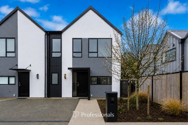 Photo of property in 10 Raeble Walkington Lane, Wallaceville, Upper Hutt, 5018