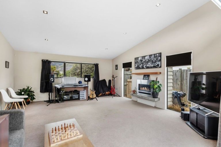 Photo of property in 27 Lochnagar Drive, Lake Hayes, Queenstown, 9304