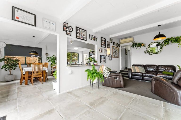 Photo of property in 3 Delshaw Avenue, Stanmore Bay, Whangaparaoa, 0932