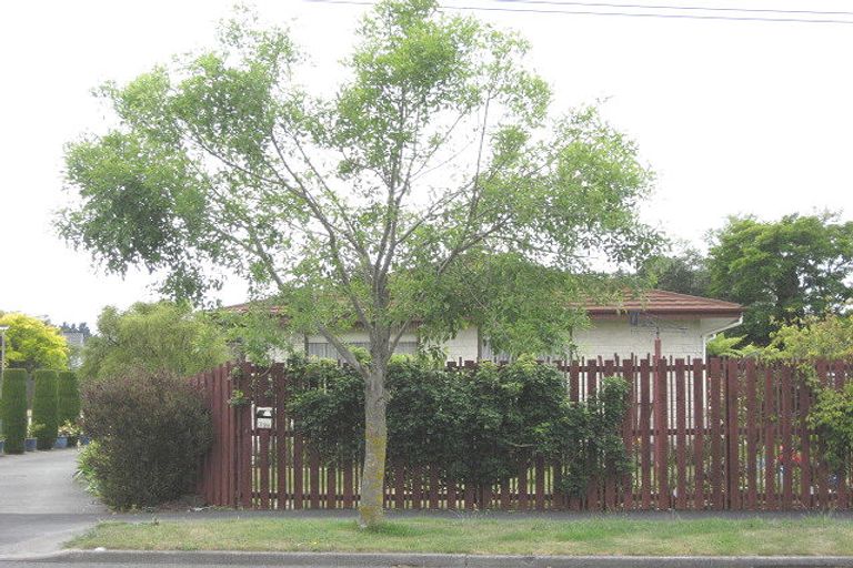 Photo of property in 1/79 Inwoods Road, Parklands, Christchurch, 8083