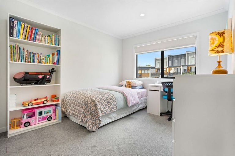 Photo of property in 19 Frank Gill Road, Hobsonville, Auckland, 0616