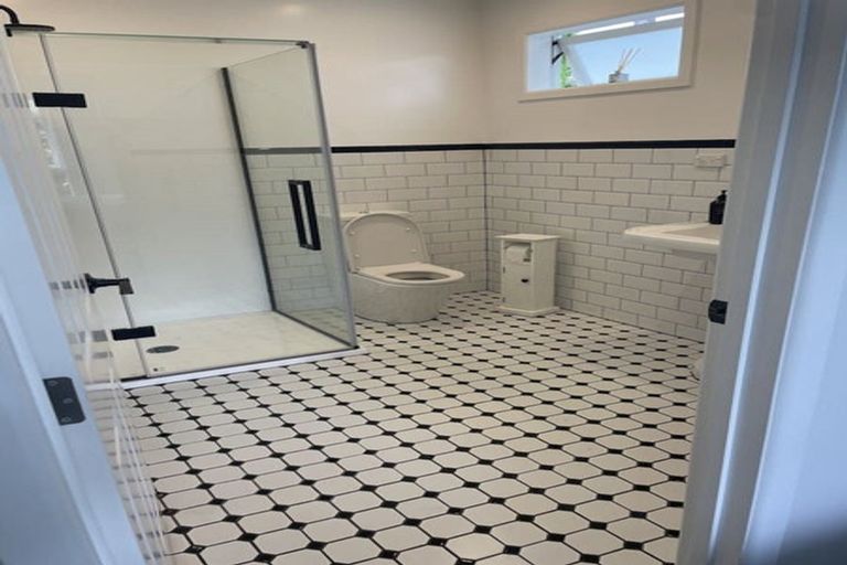 Photo of property in 1/48 Matipo Road, Mairangi Bay, Auckland, 0630