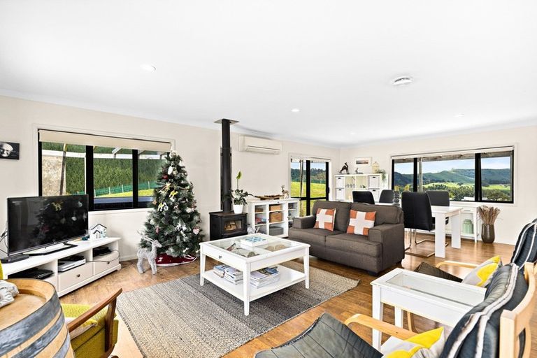 Photo of property in 1098 Woodcocks Road, Kaipara Flats, Warkworth, 0981