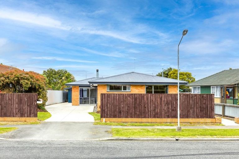 Photo of property in 6 Buss Street, Rangiora, 7400