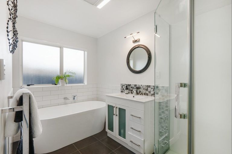 Photo of property in 48 Kilimanjaro Drive, Northpark, Auckland, 2013