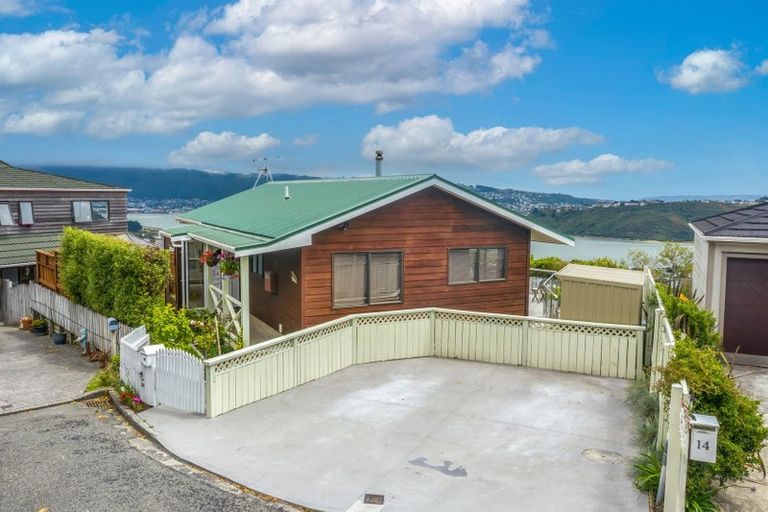 Photo of property in 16 Solway Place, Papakowhai, Porirua, 5024
