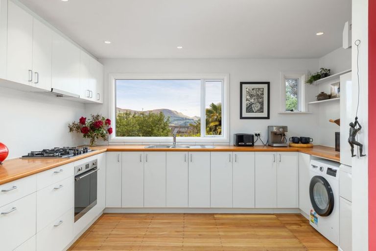 Photo of property in 46 Cornwall Road, Lyttelton, 8082