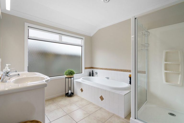 Photo of property in 11 Mirbeck Avenue, Cambridge, 3434