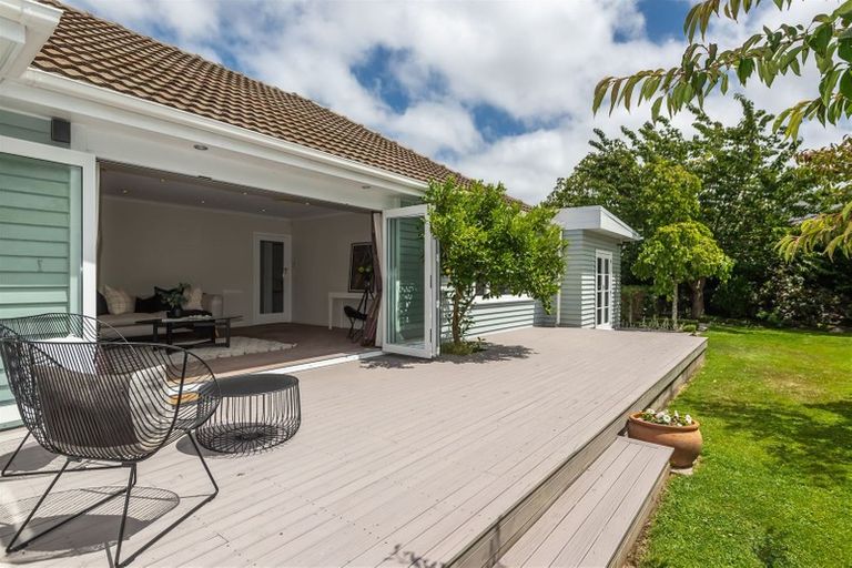 Photo of property in 15 Joyce Crescent, Ilam, Christchurch, 8041