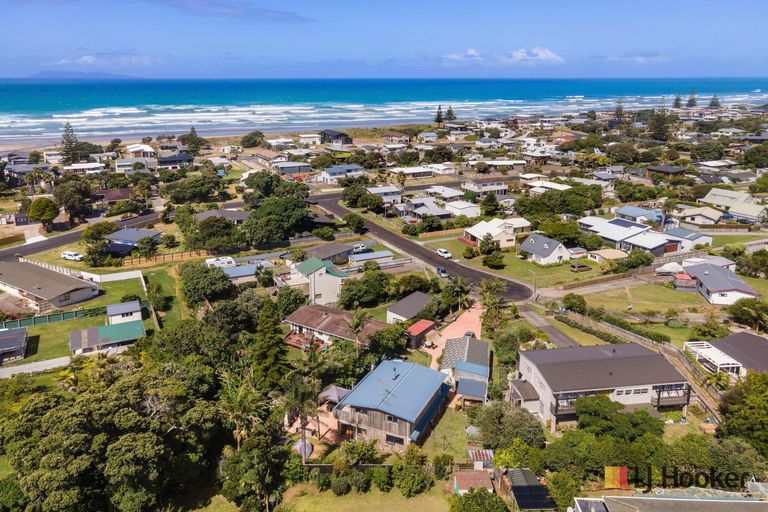 Photo of property in 8 Patterson Place, Waihi Beach, 3611