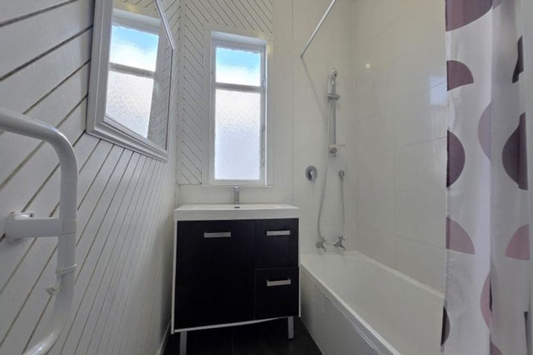 Photo of property in 21 Ropata Crescent, Boulcott, Lower Hutt, 5010