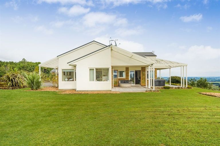 Photo of property in 333 Ngahere Park Road, Turitea, Palmerston North, 4472