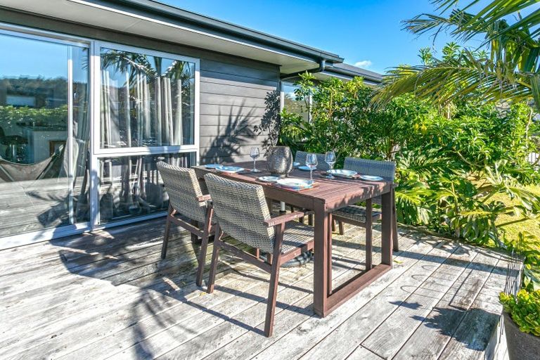 Photo of property in 40 Tairua Palms Place, Tairua, 3508