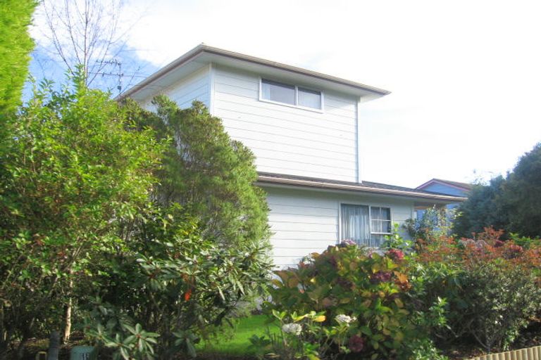 Photo of property in 15 Kinloch Place, Papakowhai, Porirua, 5024