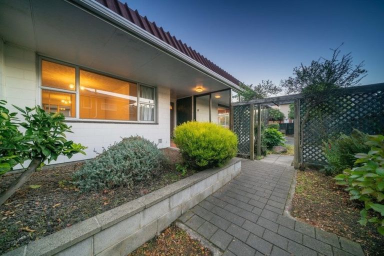 Photo of property in 5 Radbrook Street, Avonhead, Christchurch, 8042