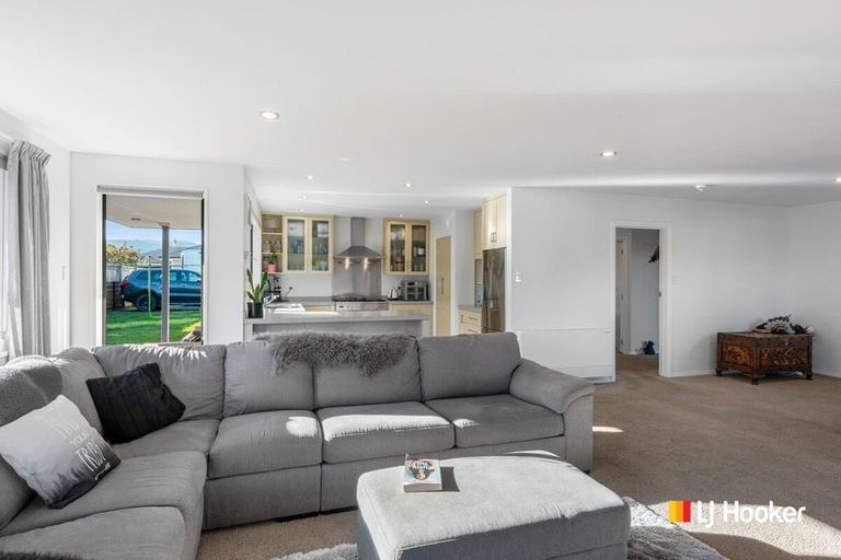 Photo of property in 1 White Hart Lane, Mosgiel, 9024