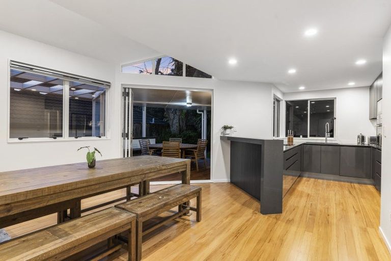 Photo of property in 11 Chedworth Drive, Glenfield, Auckland, 0629