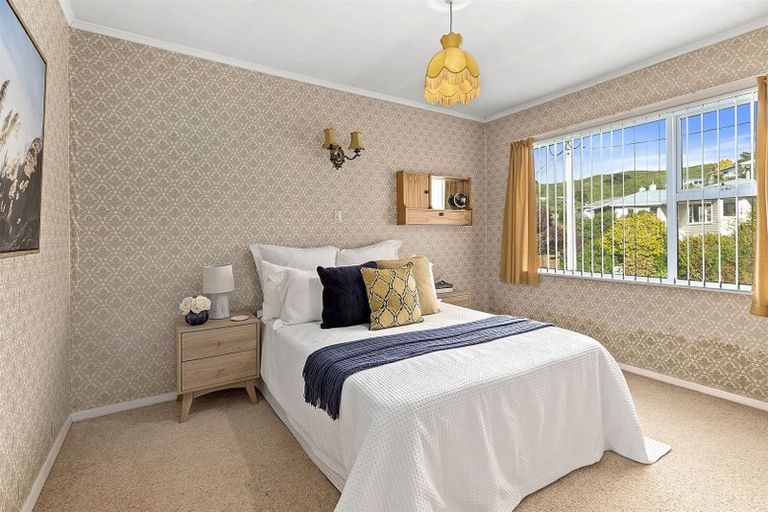 Photo of property in 14 Lane Crescent, Tawa, Wellington, 5028