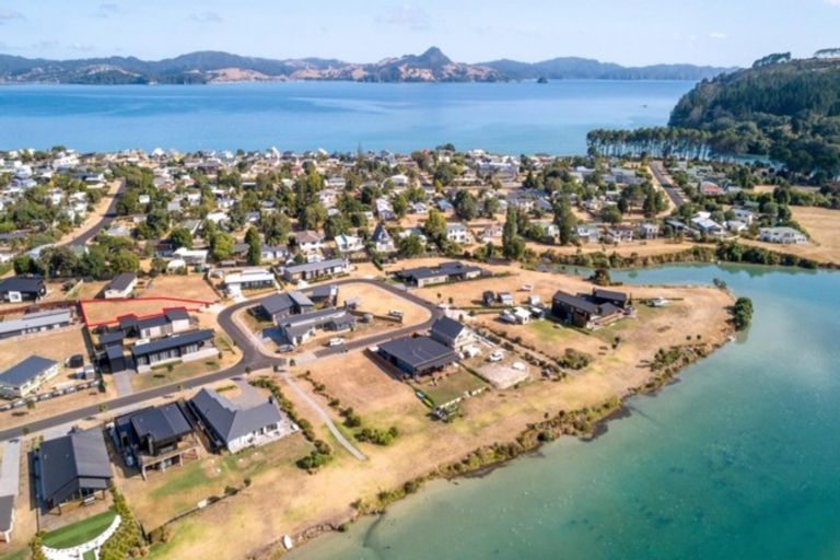 Photo of property in 11 Admiral Drive, Cooks Beach, Whitianga, 3591