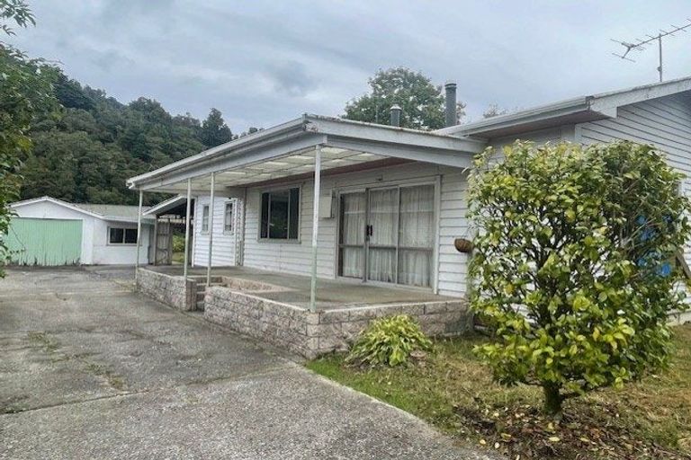 Photo of property in 67 Main Road, Harihari, 7884