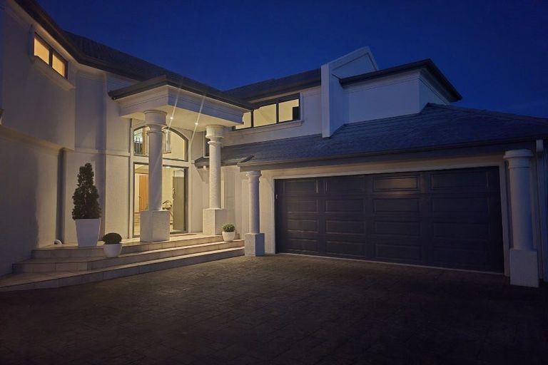 Photo of property in 33 Ruapehu Drive, Fitzherbert, Palmerston North, 4410