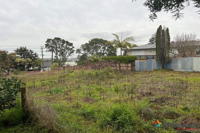Photo of property in 98 Hepburn Road, Glendene, Auckland, 0602